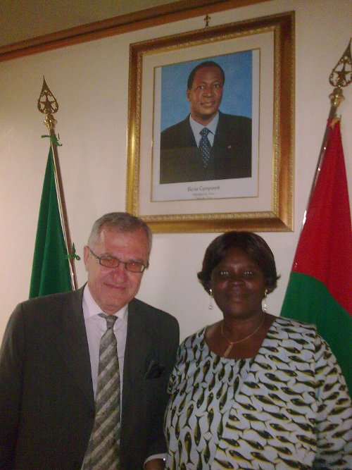 Visite de Courtoisie de SE Giancarlo Izzo, Nouvel Ambassadeur de la République d’Italie au Burkina Faso à l’Ambassade du Burkina Faso à Rome 