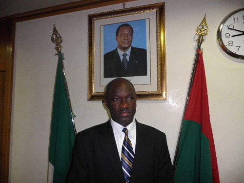 Le Ministre Conseiller Jean-Baptiste KAMBIRE assure l’intérim de l’Ambassade du Burkina Faso à Rome depuis le 17 juillet 2010