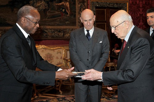 BURKINA - ITALIE : l'Ambassadeur Raymond BALIMA présente ses Lettres de créance à Son Excellence Monsieur Giorgio NAPOLITANO, Président de la République italienne.